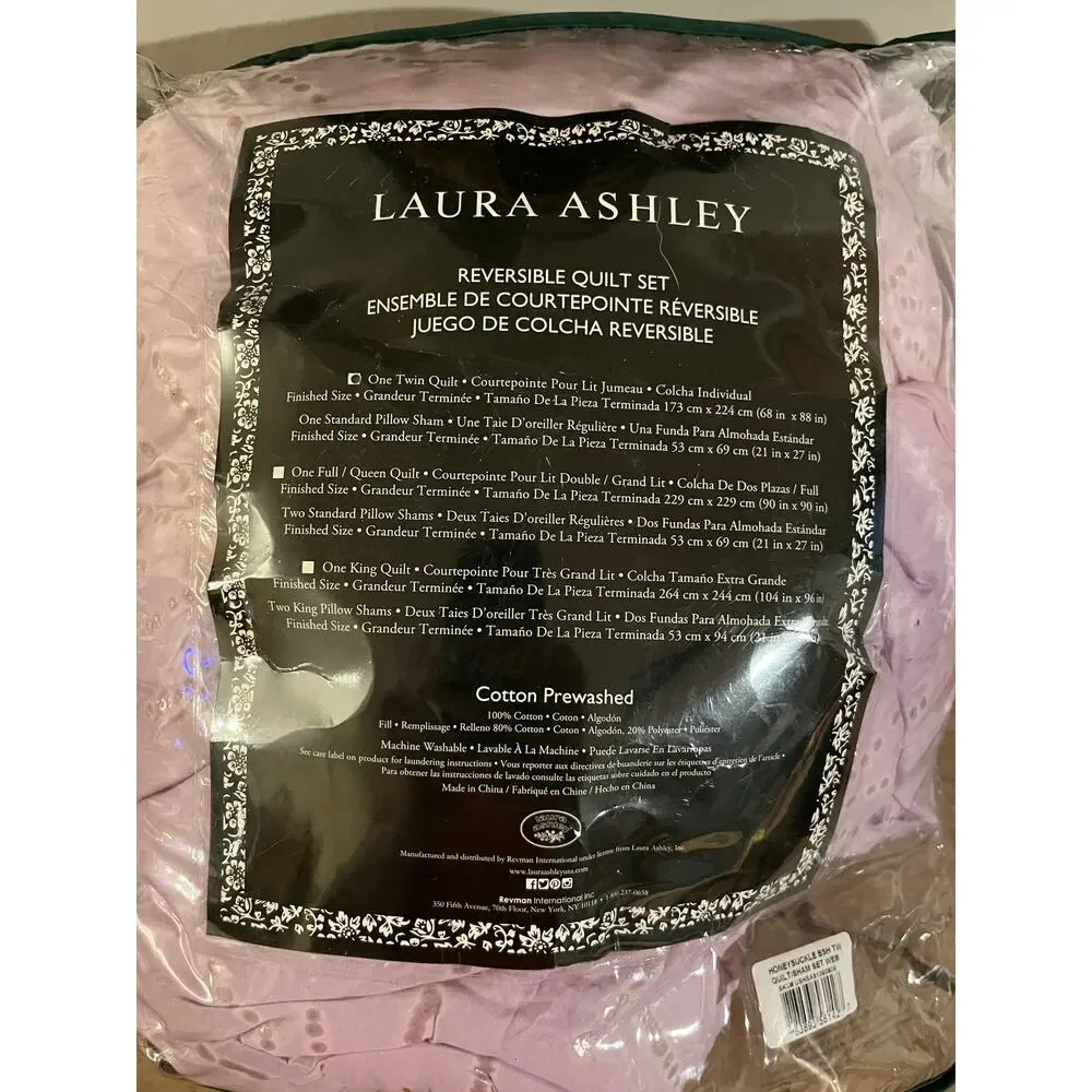 Laura Ashley Twin comforter without sham‎ purple and white